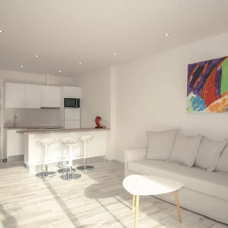 Paraiso Del Sur 2-bedroom Luxury Suite, Sea & Mountain Views 아데제