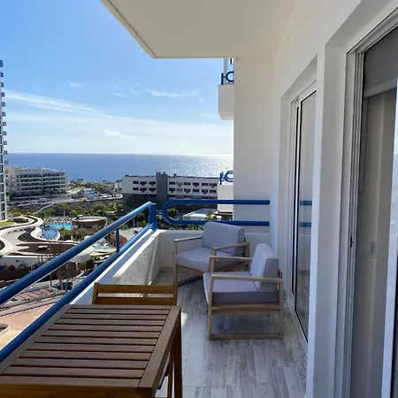 Paraiso Del Sur 2-bedroom Luxury Suite, Sea & Mountain Views * 아데제