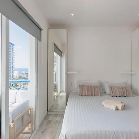 Paraiso Del Sur 2-bedroom Luxury Suite, Sea & Mountain Views Apartment *