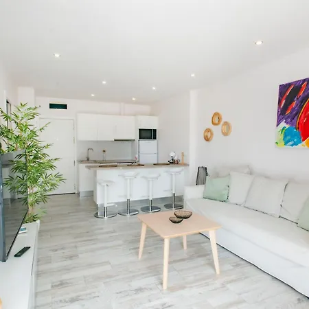 Апартаменти Paraiso Del Sur 2-bedroom Luxury Suite, Sea & Mountain Views *